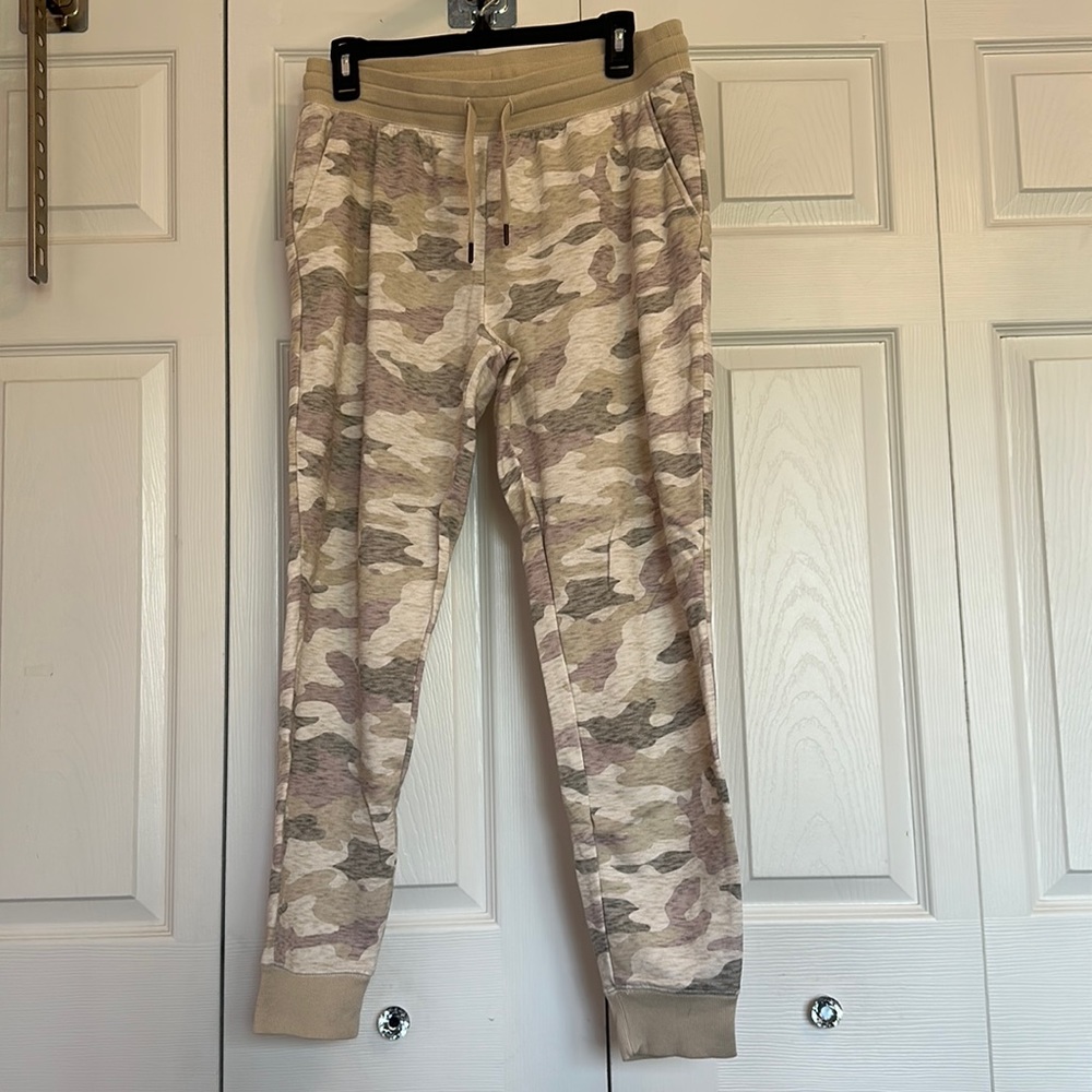 Old Nave camo joggers